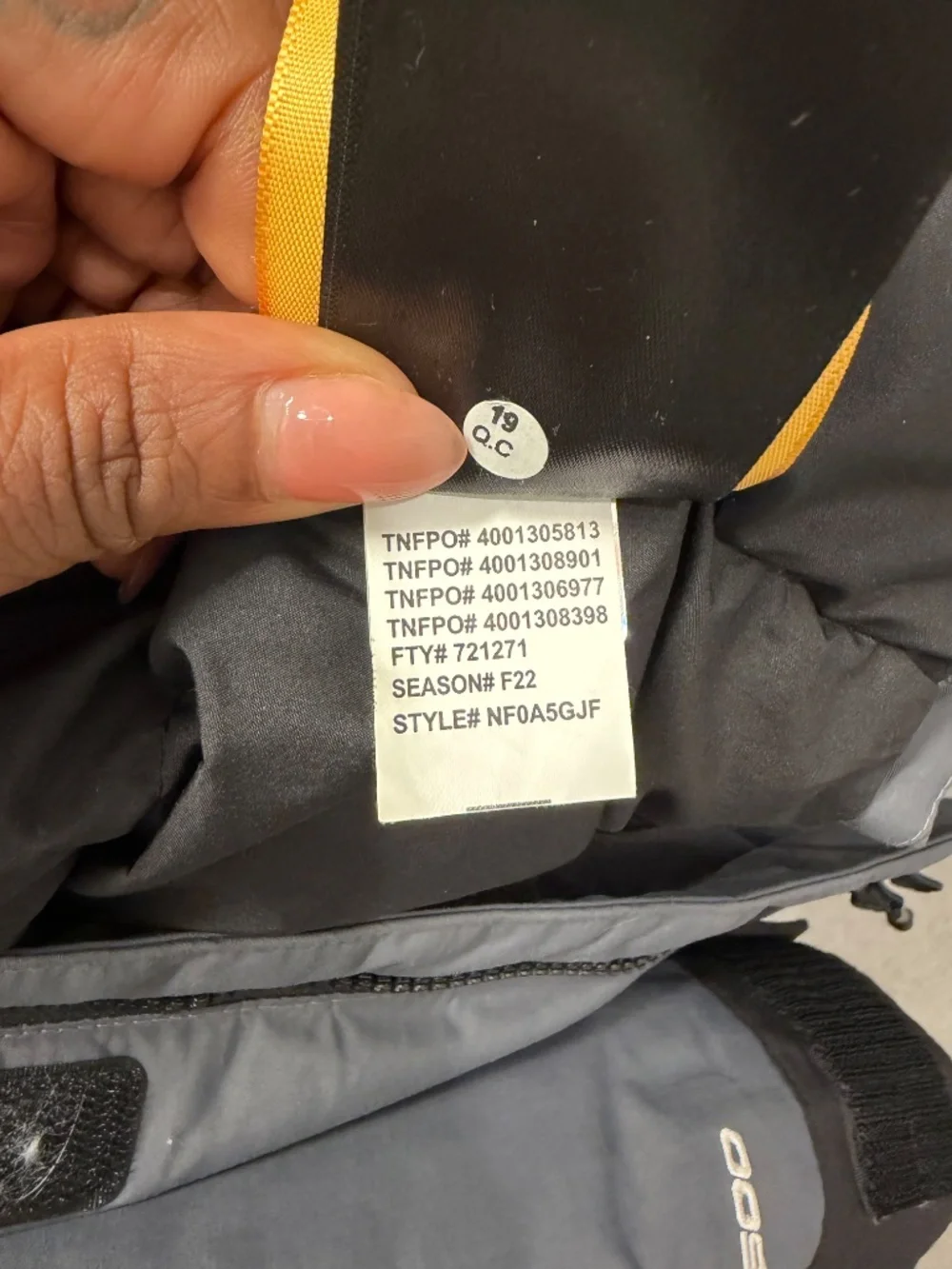 The North Face Men’s McMurdo Down Parka Gray Black Faux Fur Hood